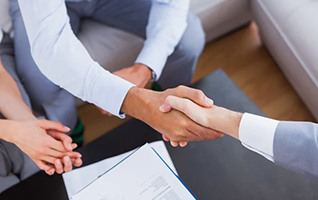 salesman-shaking-hands